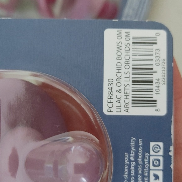 Itzy Ritzy Pacifier/Soothers - Picture 5 of 6